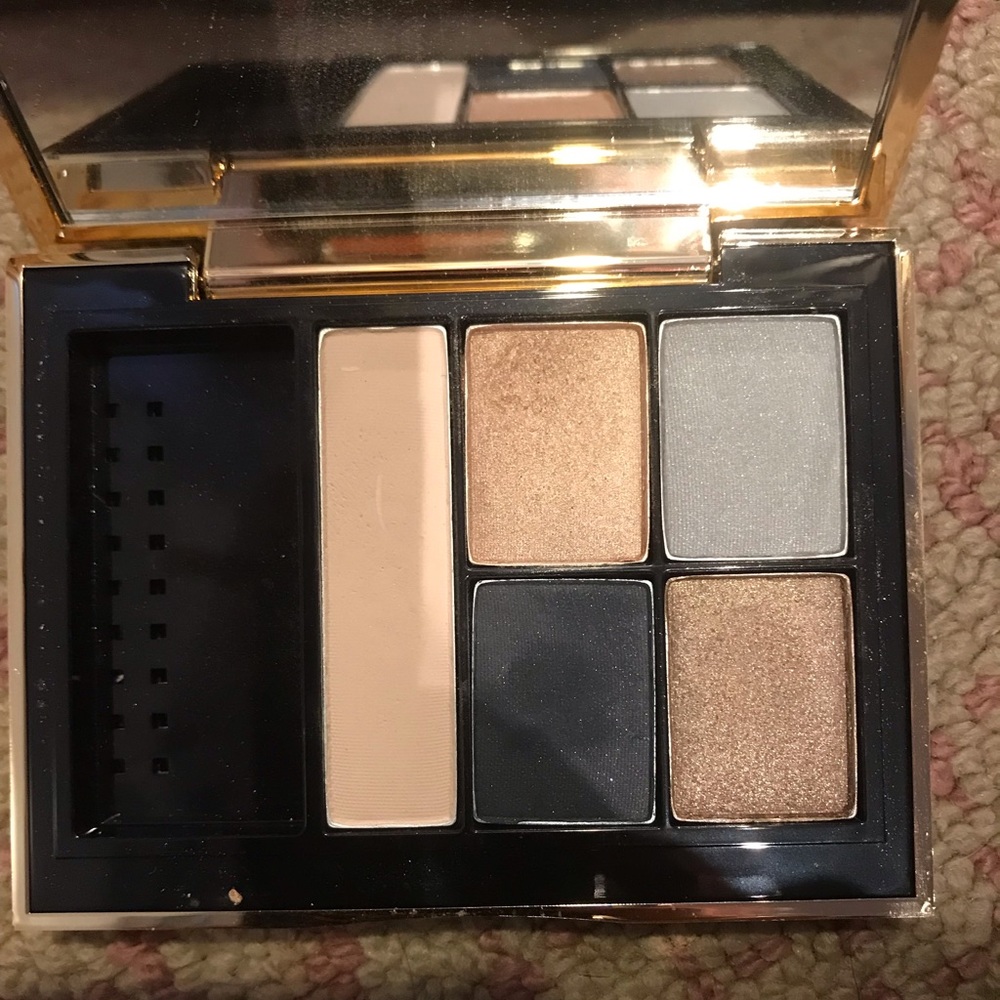 Estée Lauder eyeshadow palette 08 infamous sky.